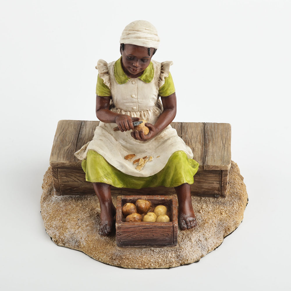 Resin Art On Wood - Junge Schwarze Frau Skulptur beim Kartoffelschälen